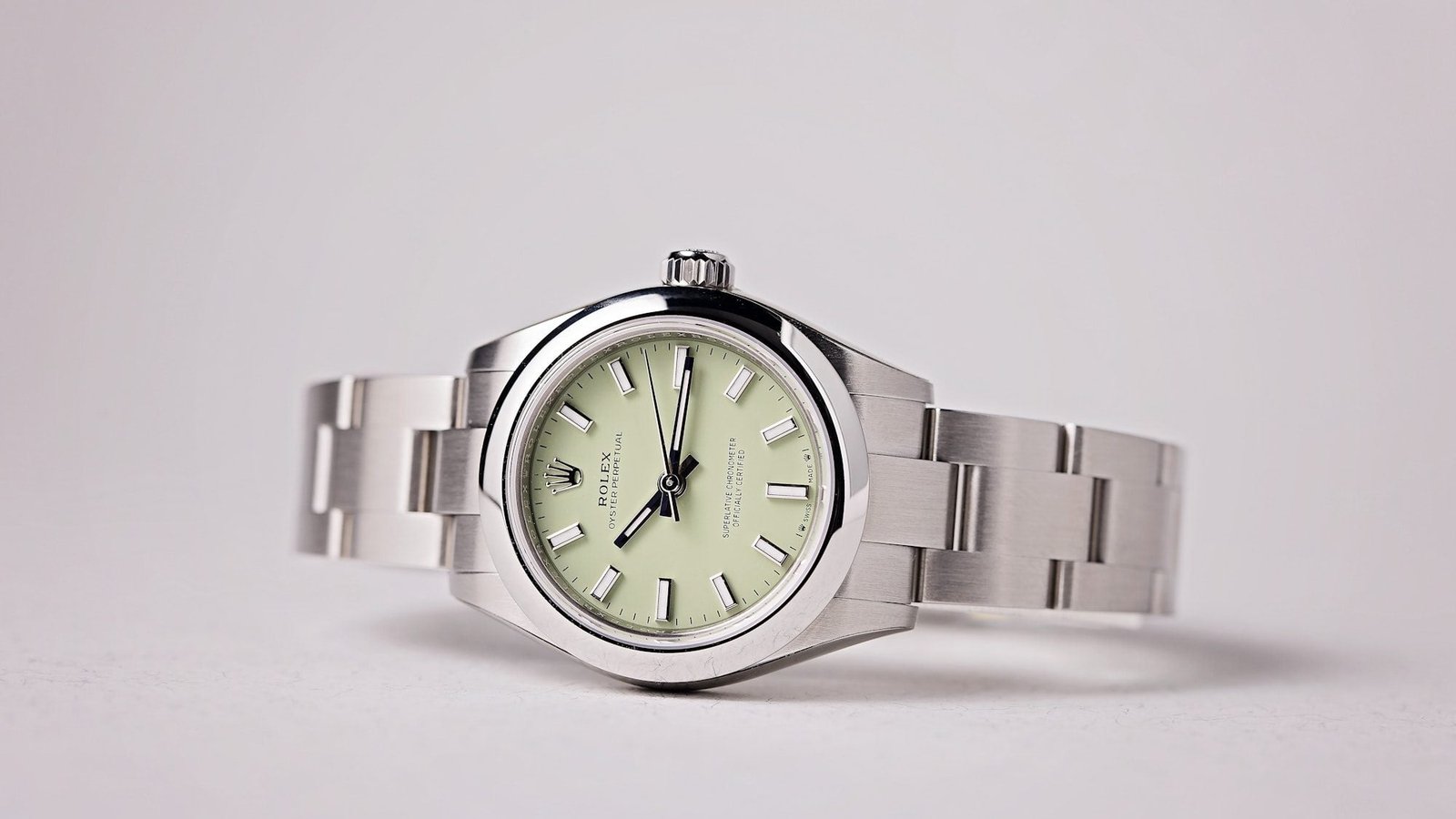 Rolex Oyster Perpetual (The Modern Entry-Level Choice) Rolex Oyster Perpetual (The Modern Entry-Level Choice)